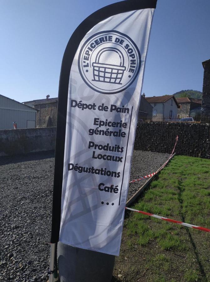 Nid Sous Le Volcan Saint-Sandoux Exterior foto